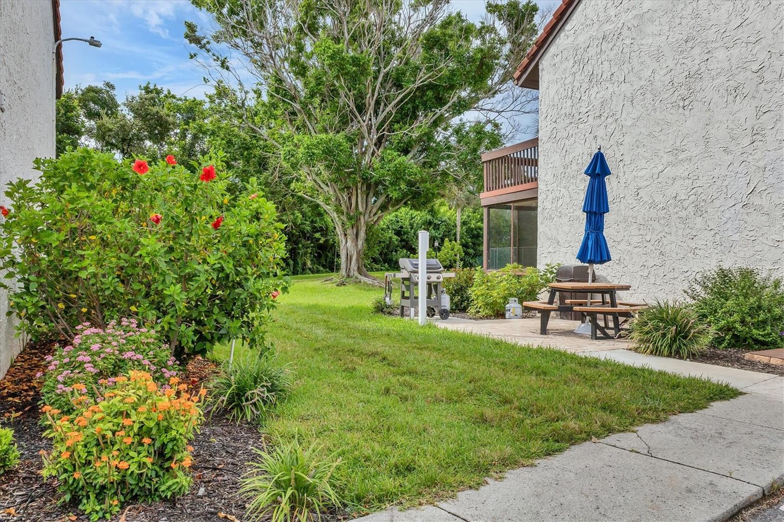 1644 STICKNEY POINT RD #102