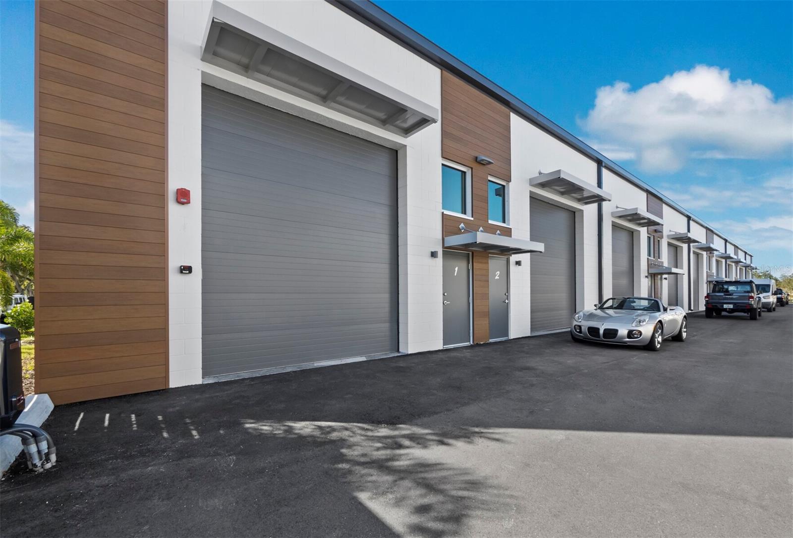 6566 PALMER PARK CIR #1