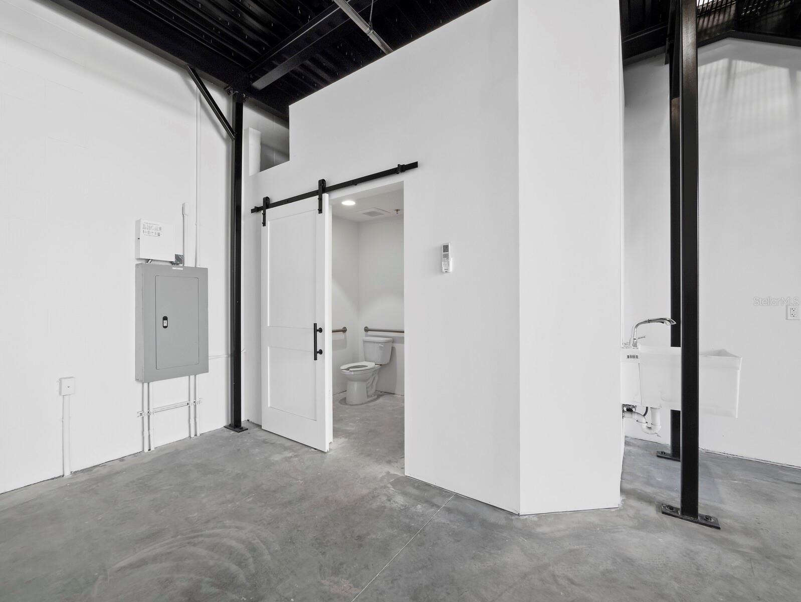 6566 PALMER PARK CIR #1