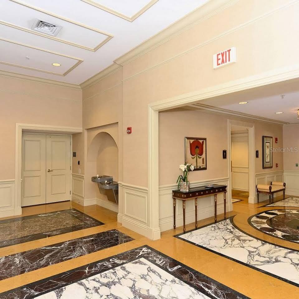 800 N TAMIAMI TRL #307