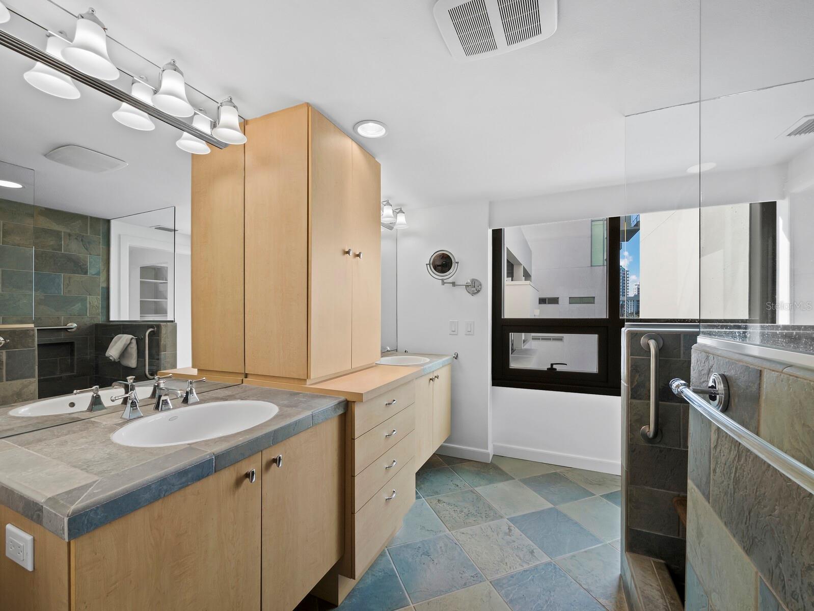 1255 N GULFSTREAM AVE #408