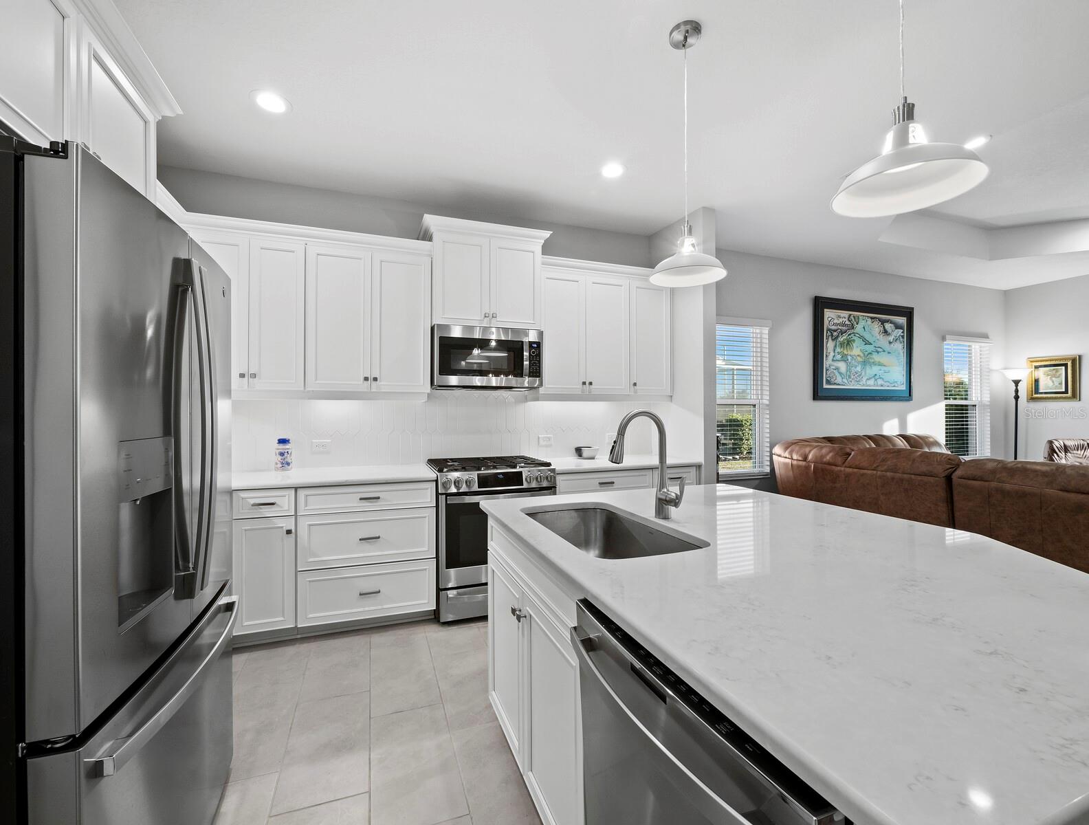 2878 BUTTERFLY JASMINE TRL