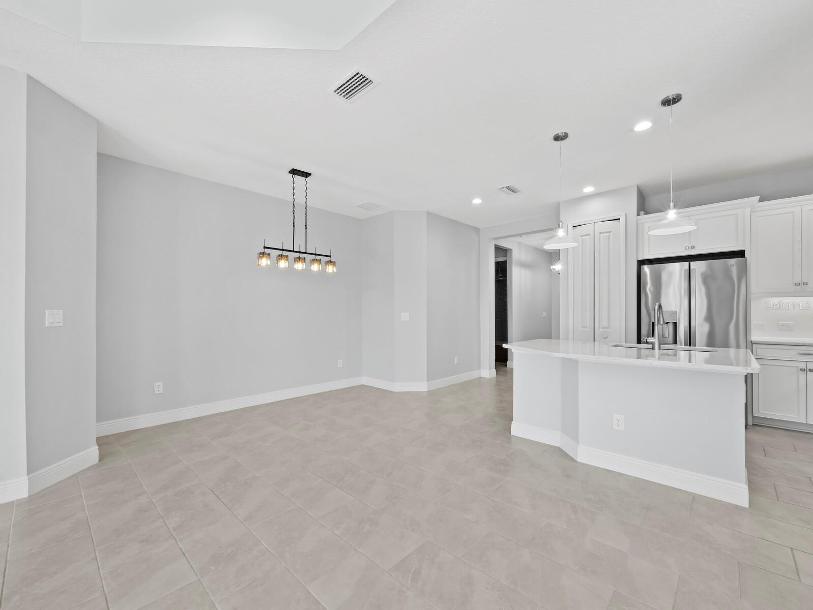 2878 BUTTERFLY JASMINE TRL