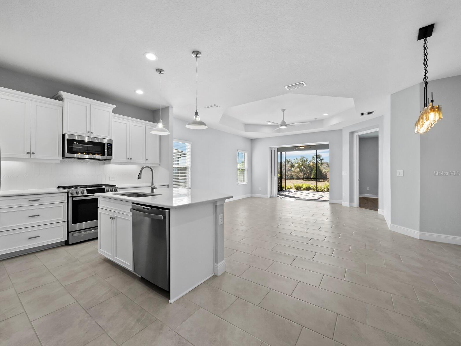 2878 BUTTERFLY JASMINE TRL