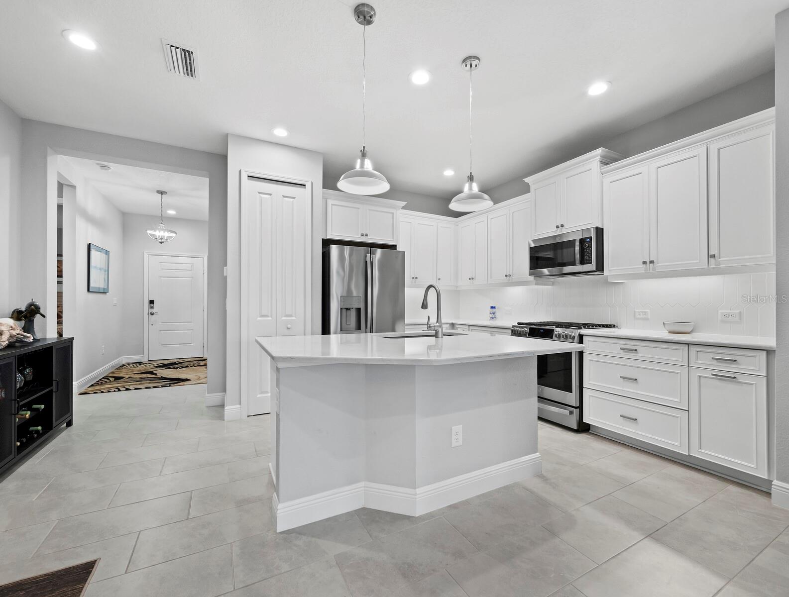 2878 BUTTERFLY JASMINE TRL