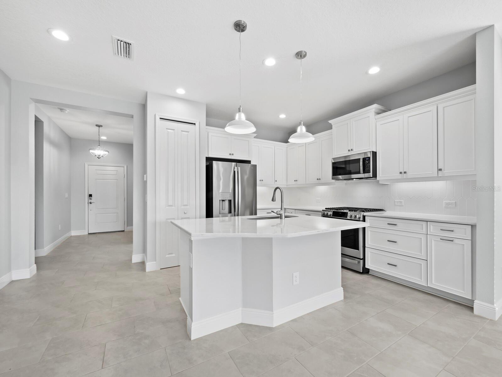 2878 BUTTERFLY JASMINE TRL