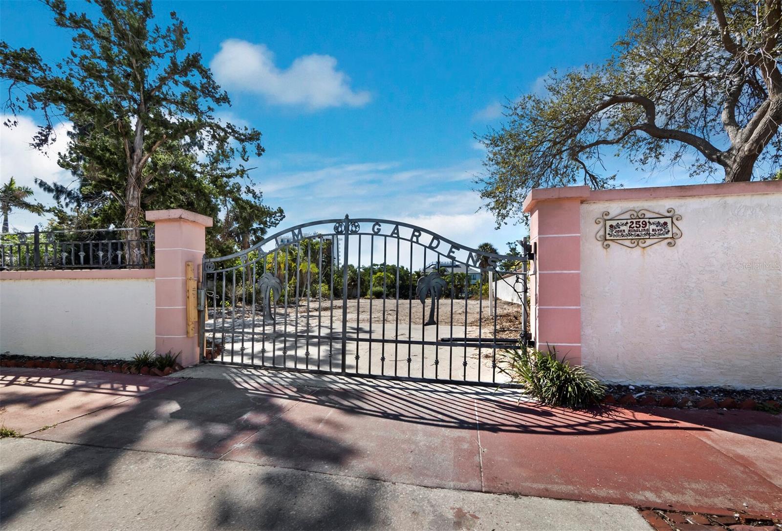 259 JOHN RINGLING BLVD