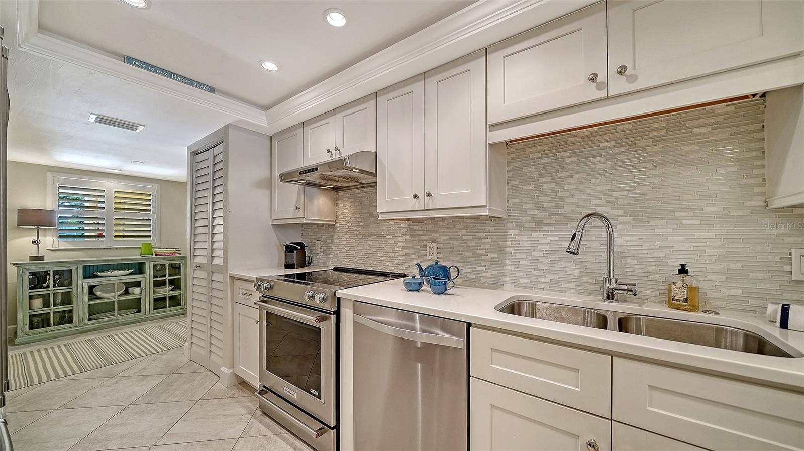 8773 MIDNIGHT PASS RD #204G