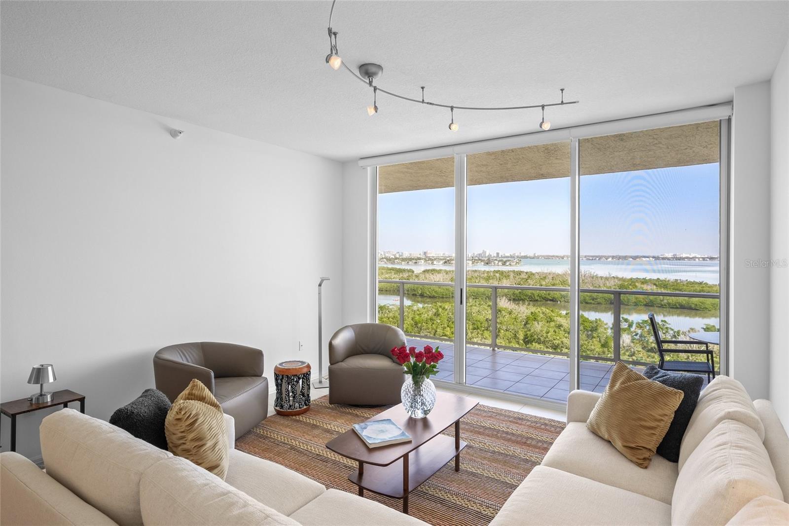 1800 BENJAMIN FRANKLIN DR #A1003