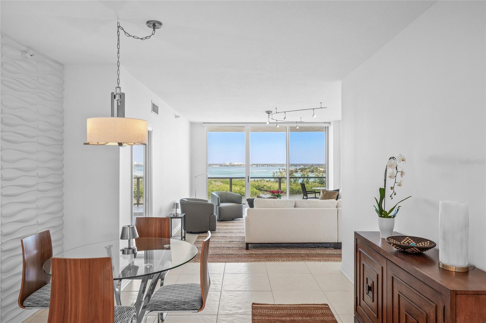 1800 BENJAMIN FRANKLIN DR #A1003