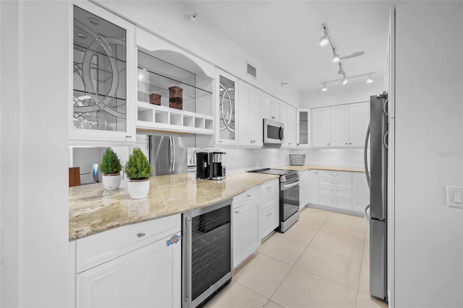 1800 BENJAMIN FRANKLIN DR #A1003