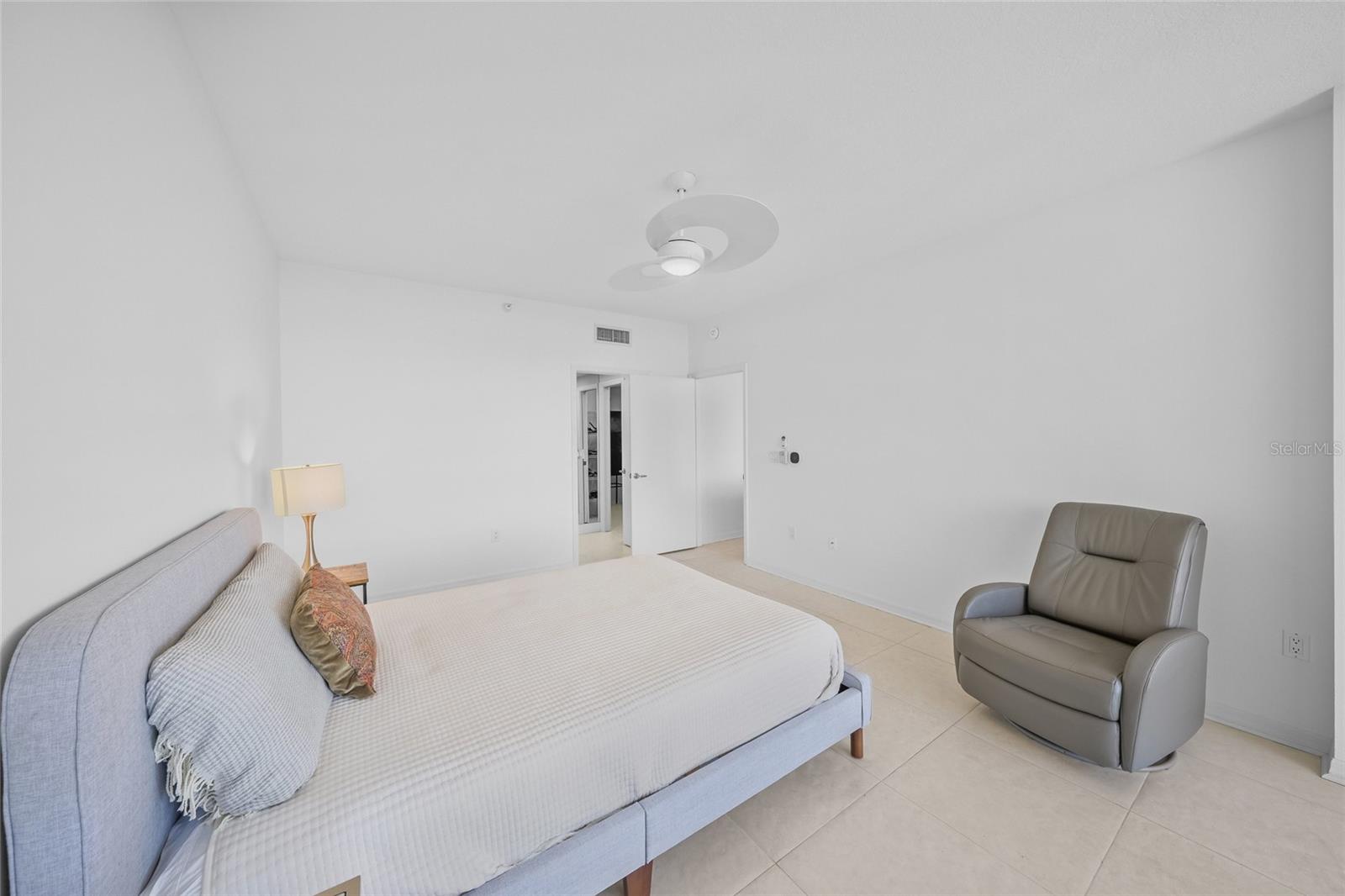 1800 BENJAMIN FRANKLIN DR #A1003