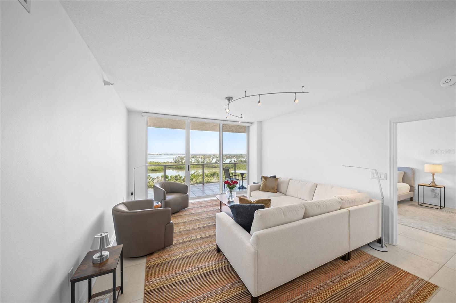 1800 BENJAMIN FRANKLIN DR #A1003