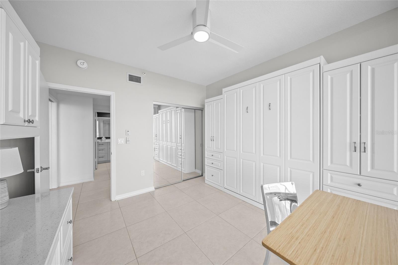 1800 BENJAMIN FRANKLIN DR #A1003