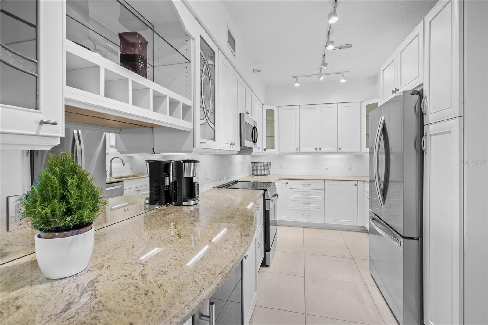 1800 BENJAMIN FRANKLIN DR #A1003