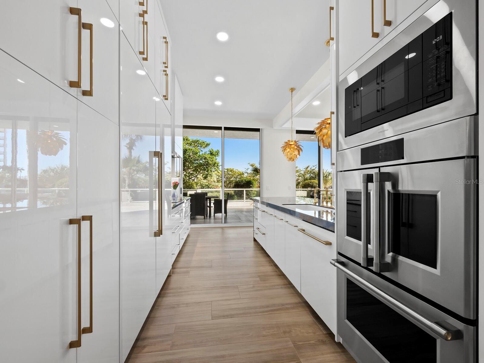 1800 BENJAMIN FRANKLIN DR #A102