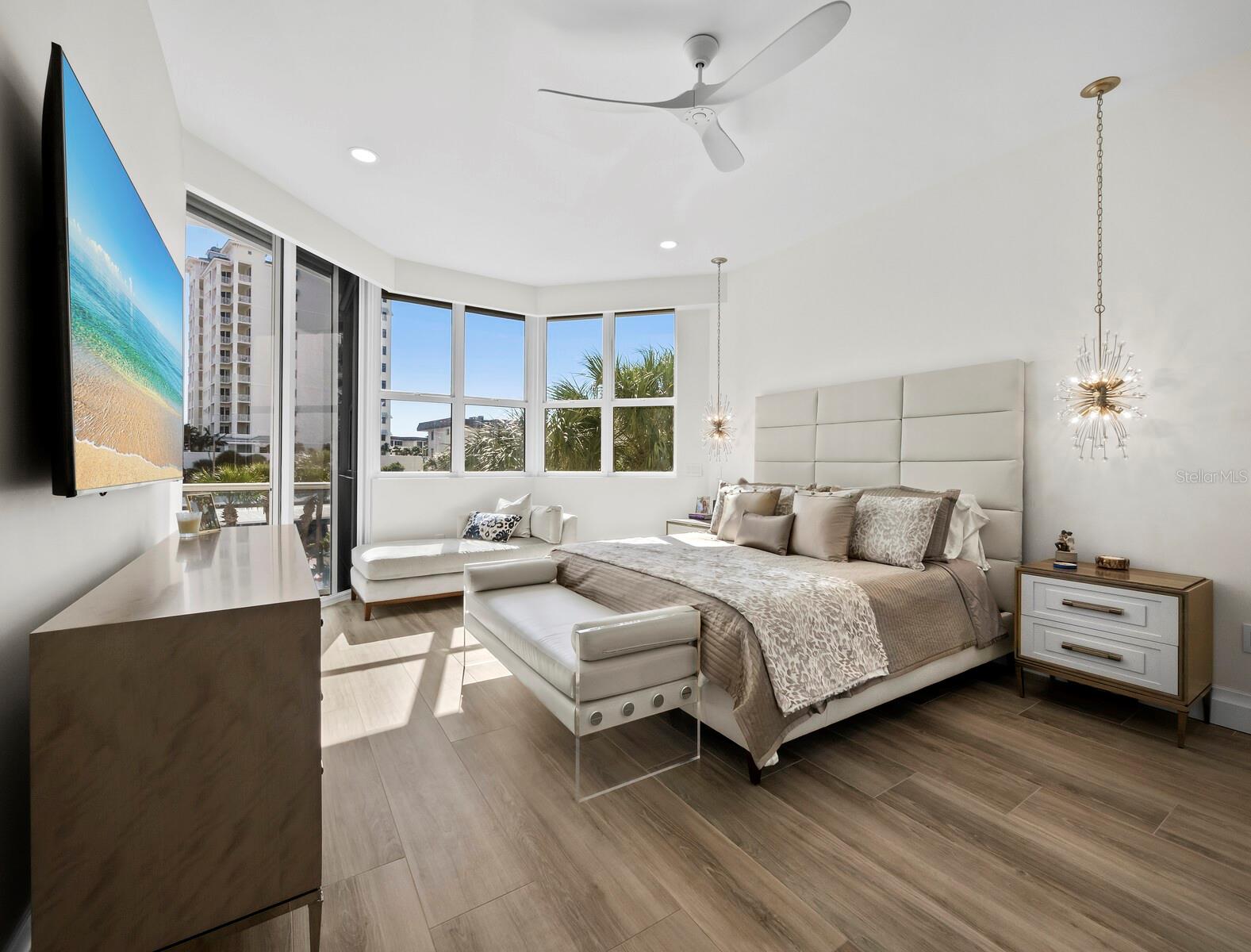 1800 BENJAMIN FRANKLIN DR #A102