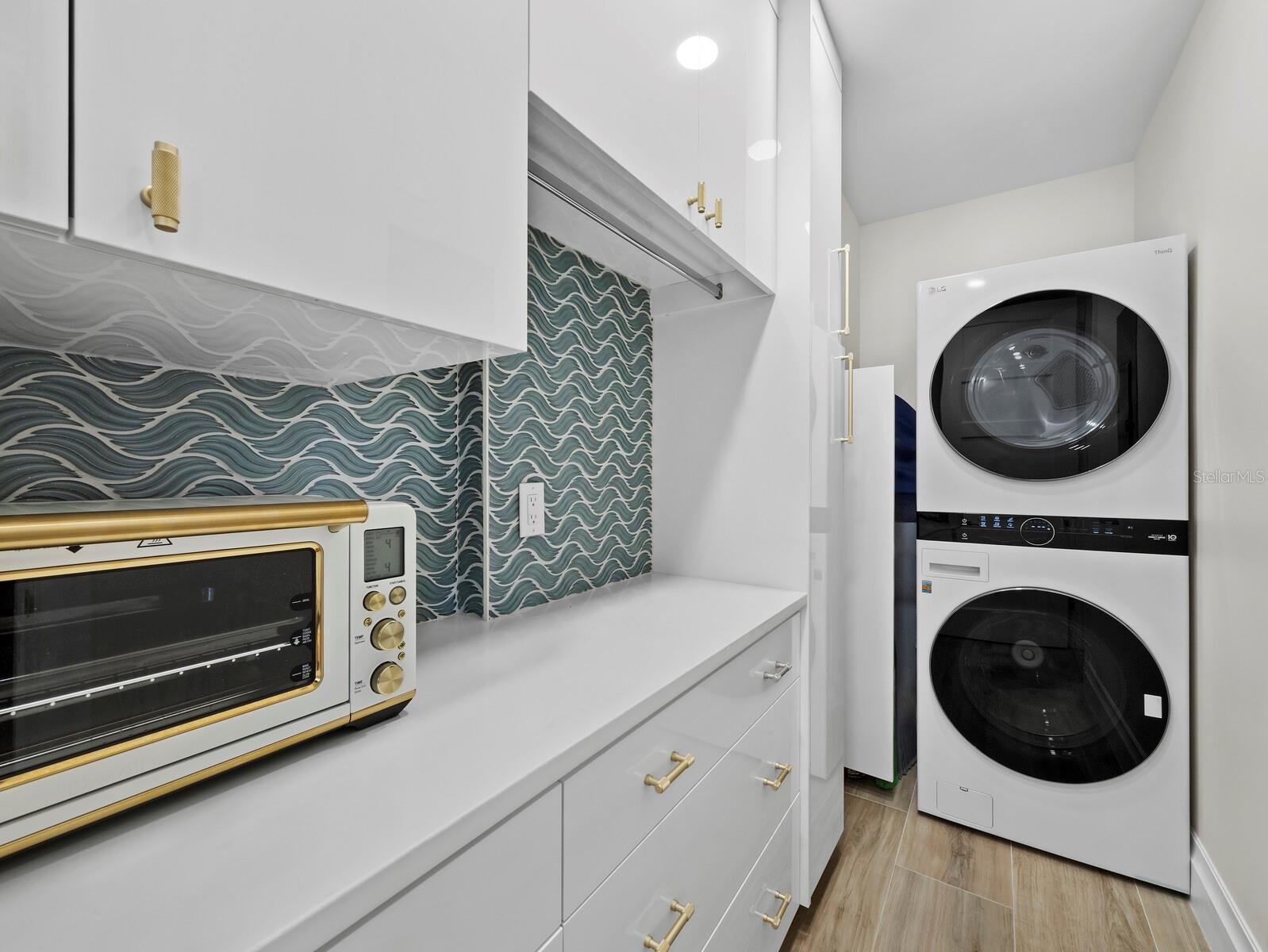 1800 BENJAMIN FRANKLIN DR #A102