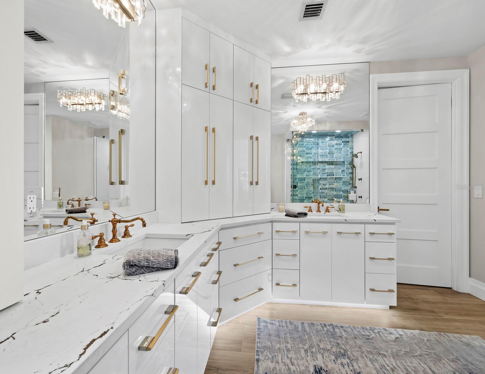 1800 BENJAMIN FRANKLIN DR #A102