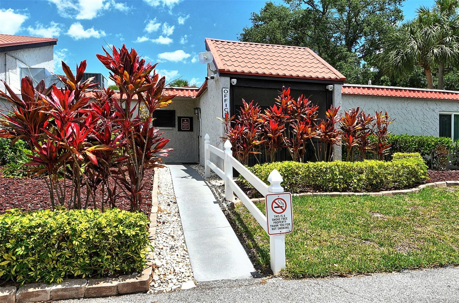 3201 BENEVA RD #204