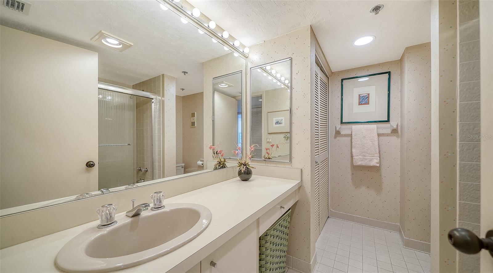 988 BLVD OF THE ARTS #1411