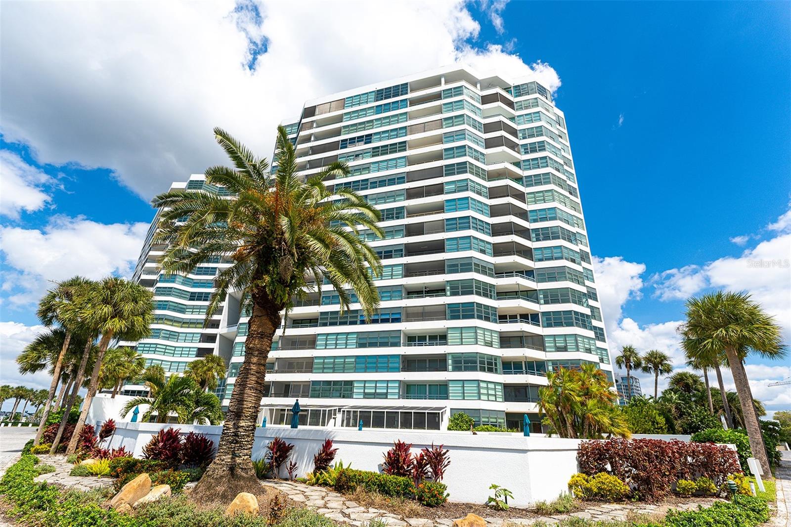 988 BLVD OF THE ARTS #1411