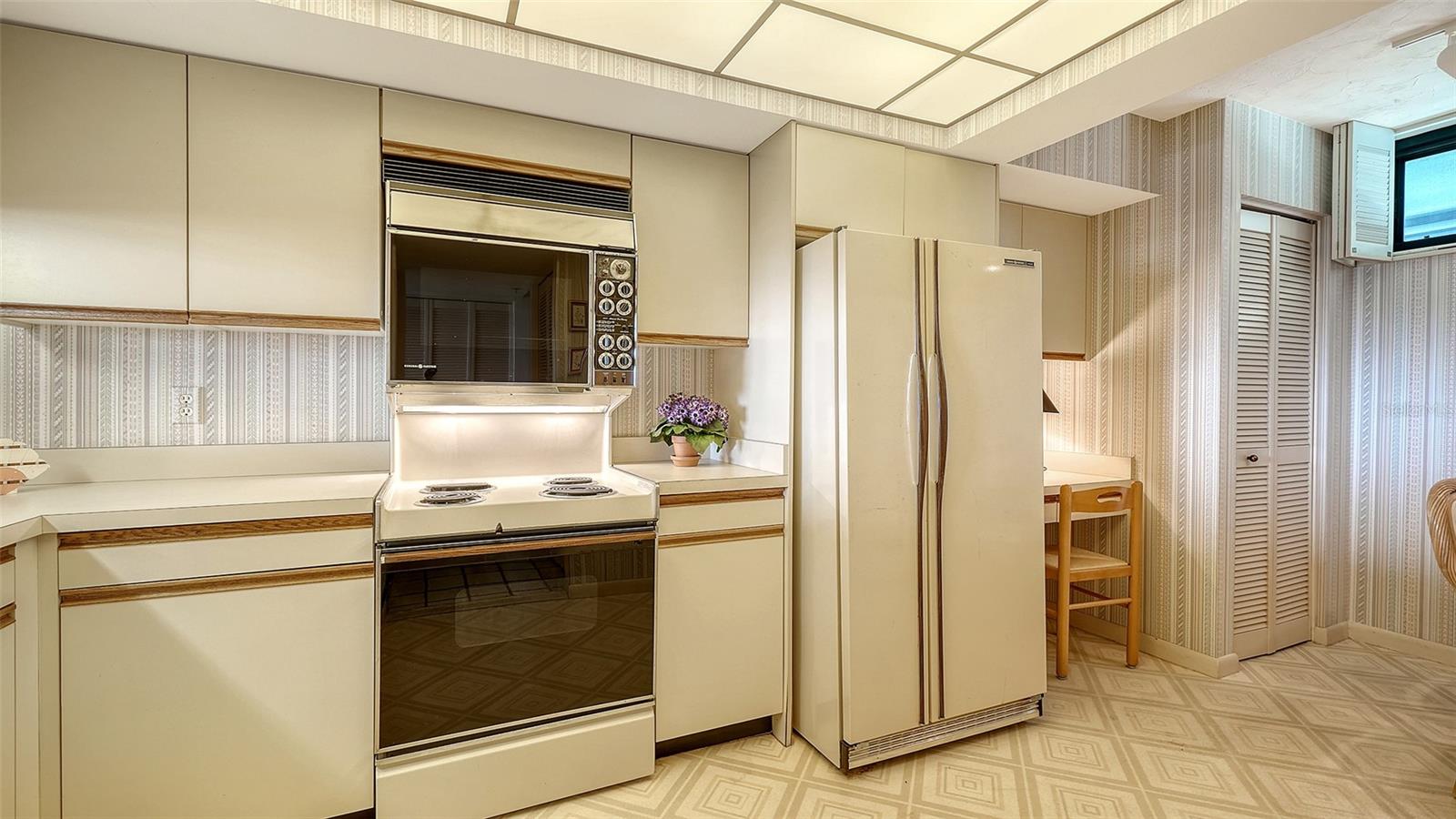 988 BLVD OF THE ARTS #1411