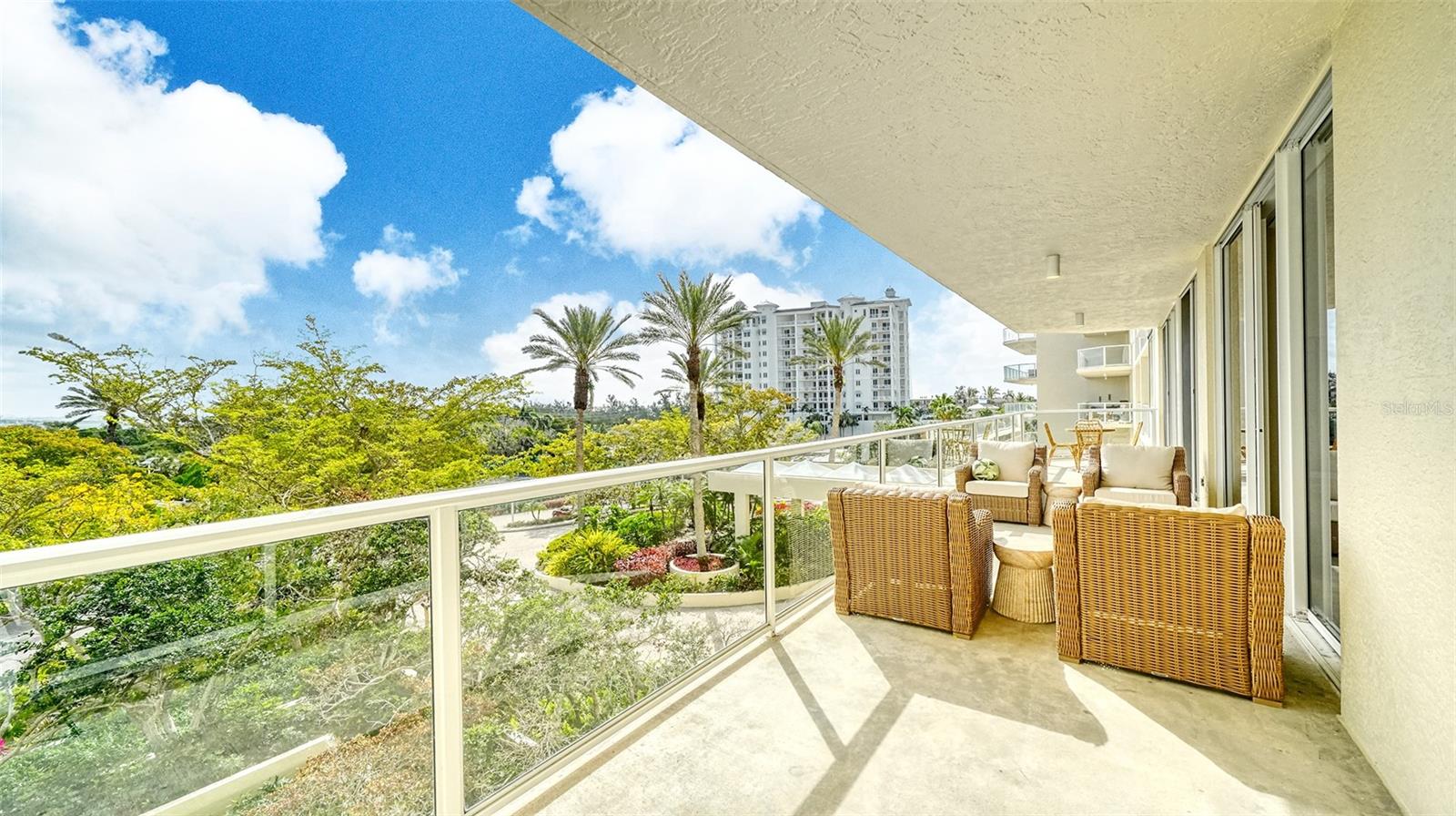 1800 BENJAMIN FRANKLIN DR #B308