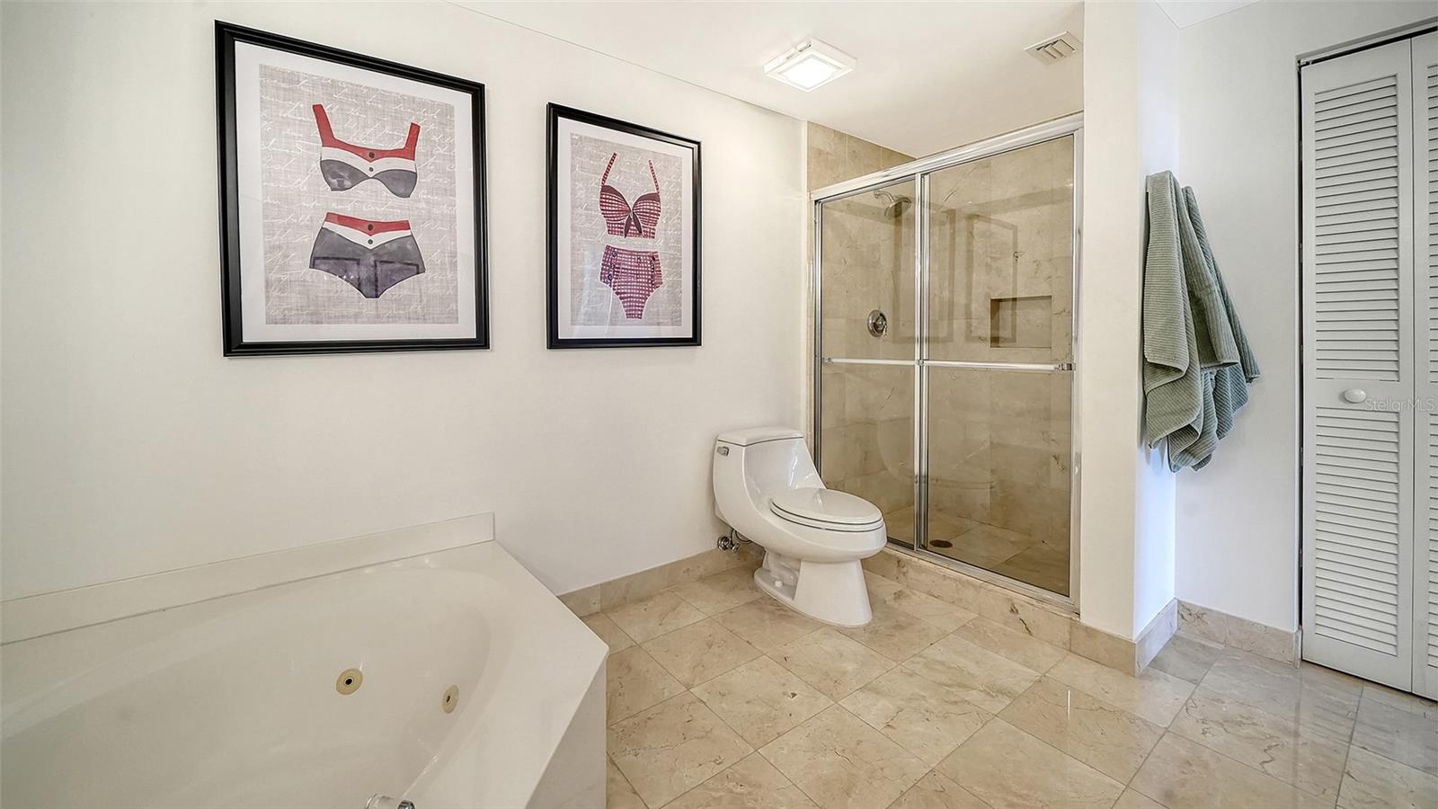 1800 BENJAMIN FRANKLIN DR #B308