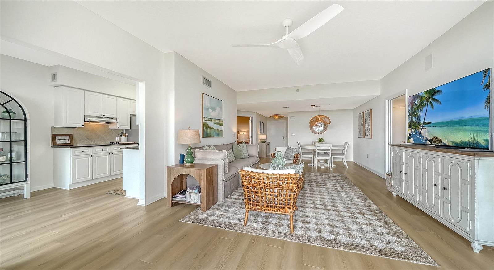 1800 BENJAMIN FRANKLIN DR #B308