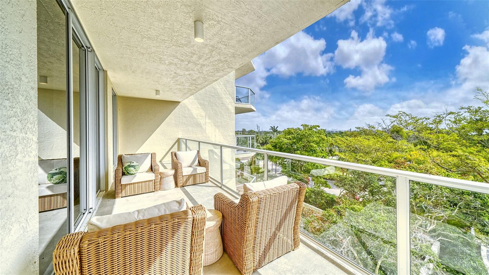 1800 BENJAMIN FRANKLIN DR #B308