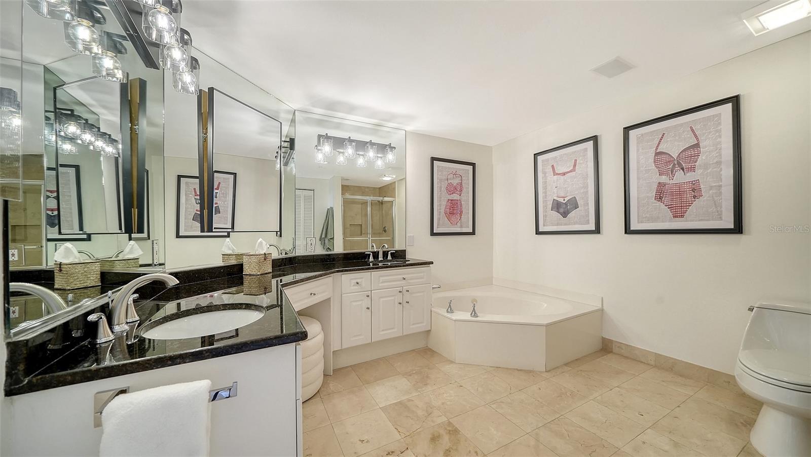 1800 BENJAMIN FRANKLIN DR #B308