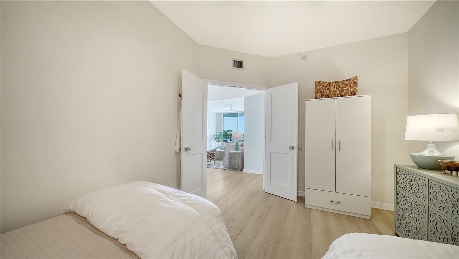 1800 BENJAMIN FRANKLIN DR #B308