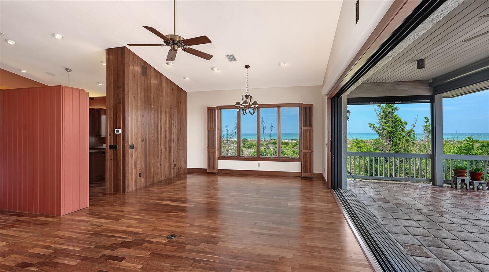 156 EMERSON DR