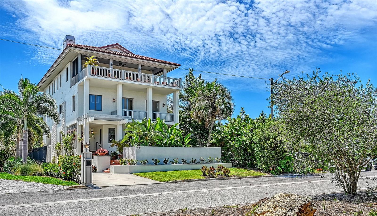 156 EMERSON DR
