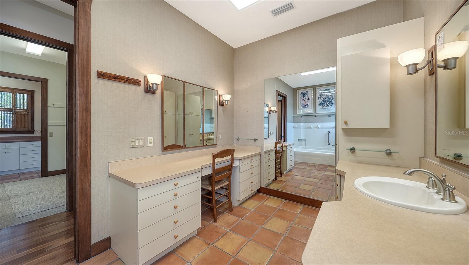 156 EMERSON DR
