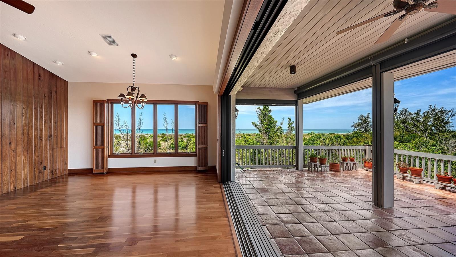 156 EMERSON DR