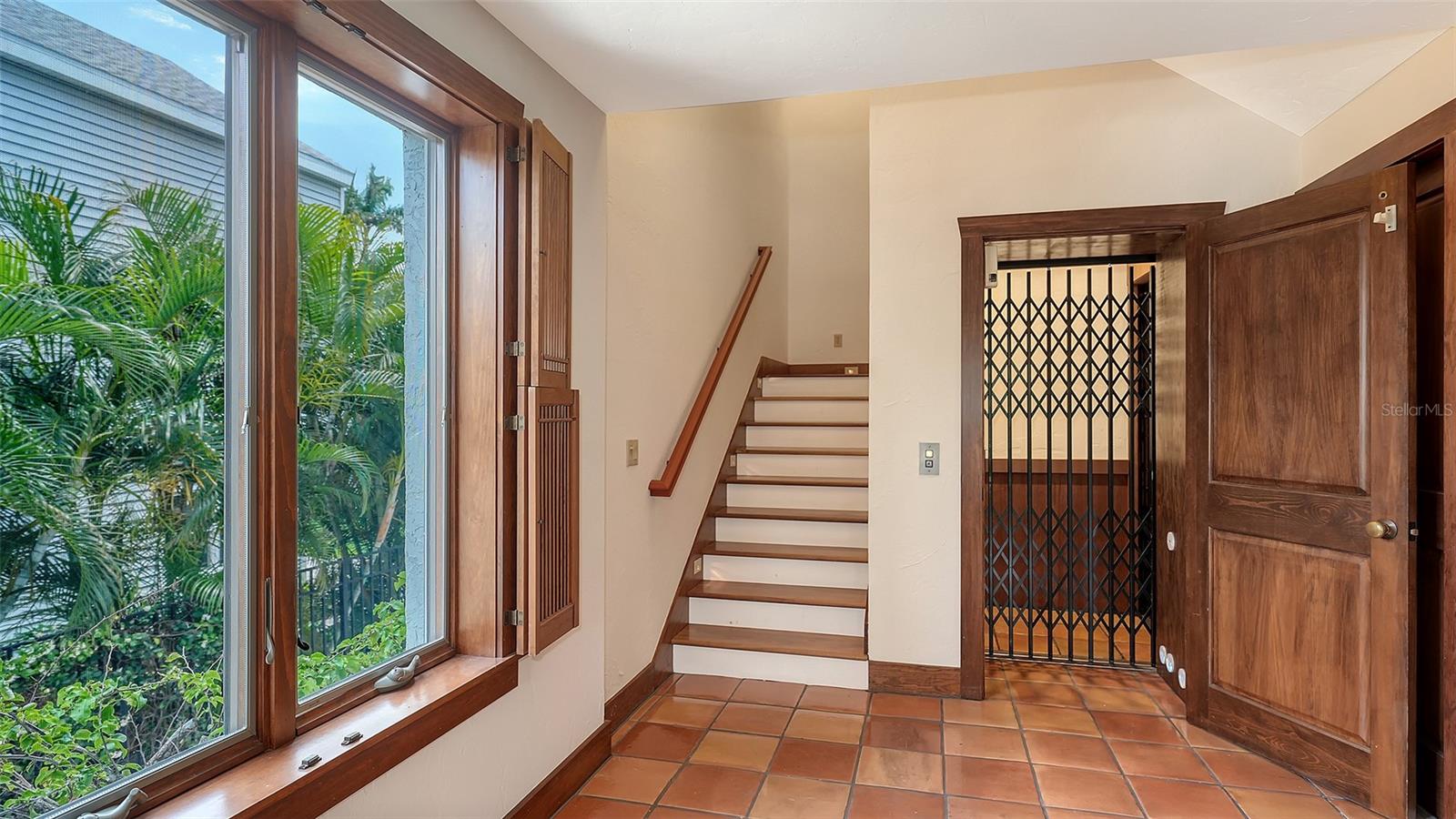 156 EMERSON DR