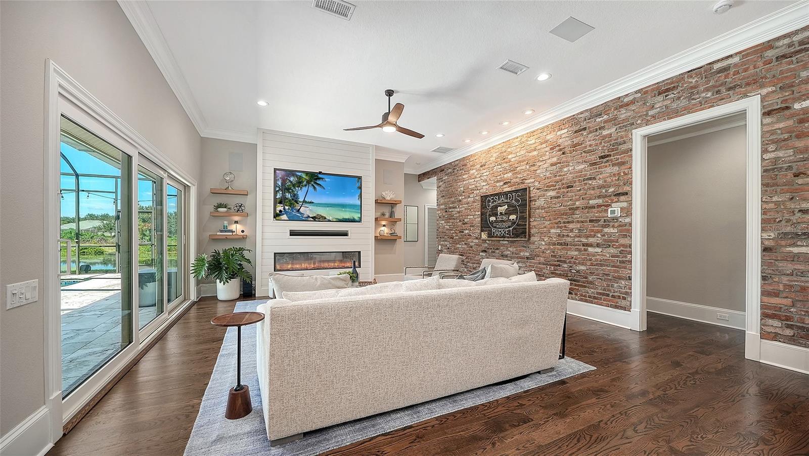 7467 CABBAGE PALM CT