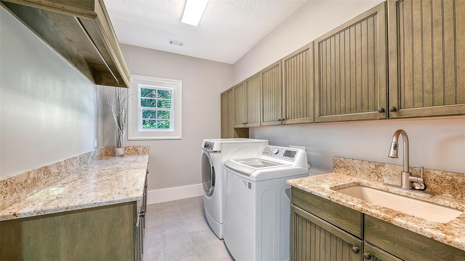 7467 CABBAGE PALM CT