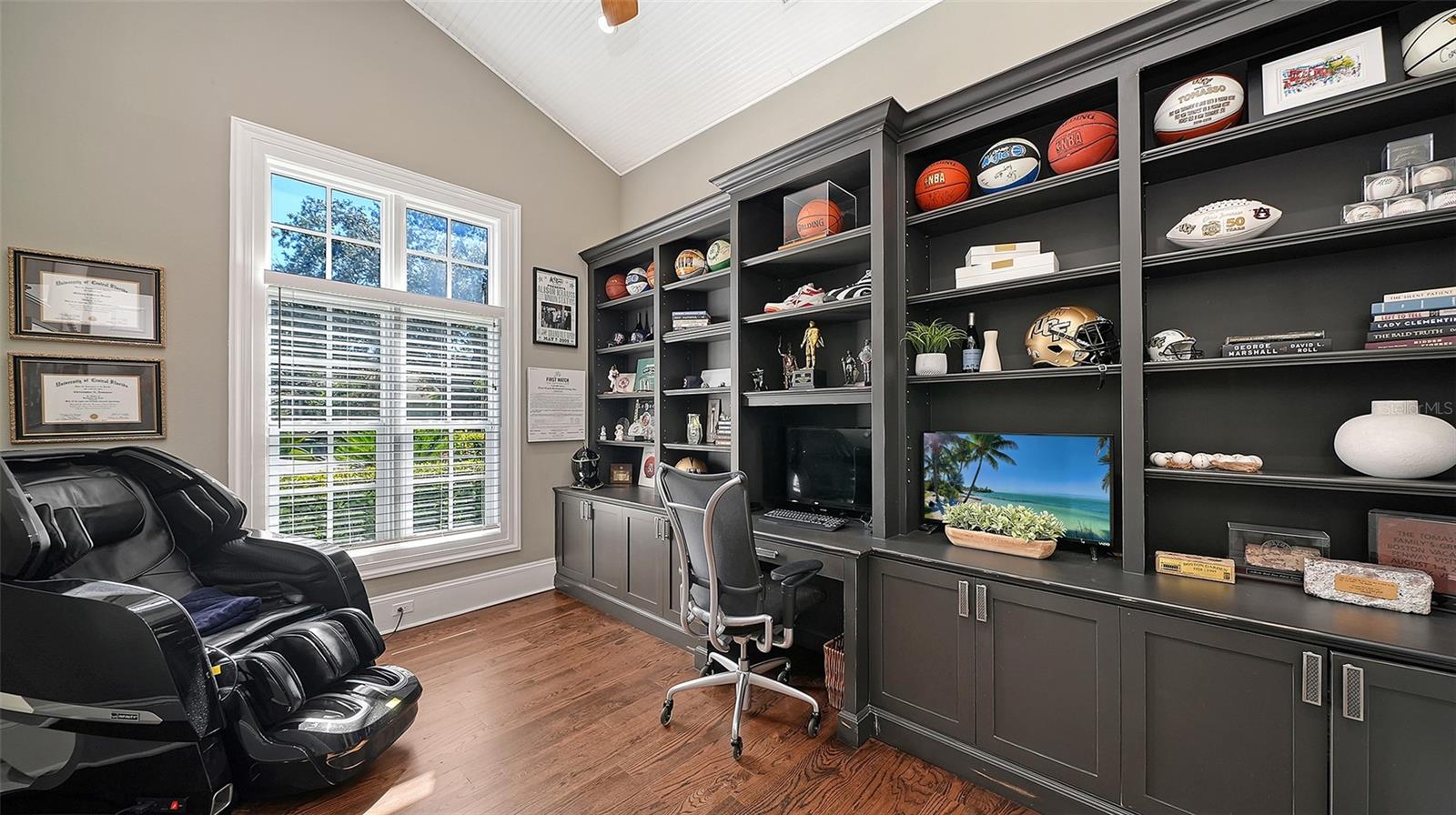 7467 CABBAGE PALM CT