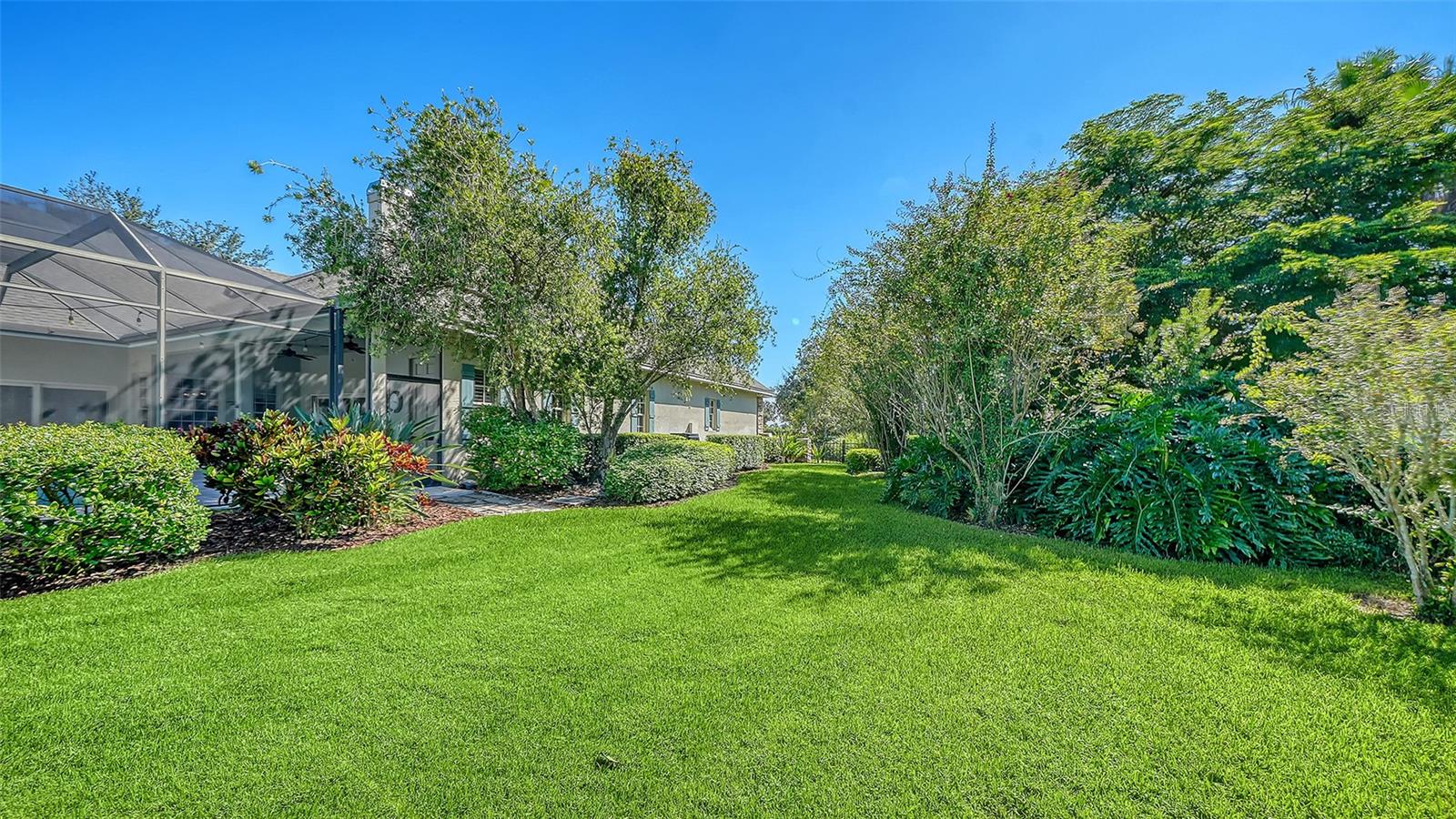 7467 CABBAGE PALM CT