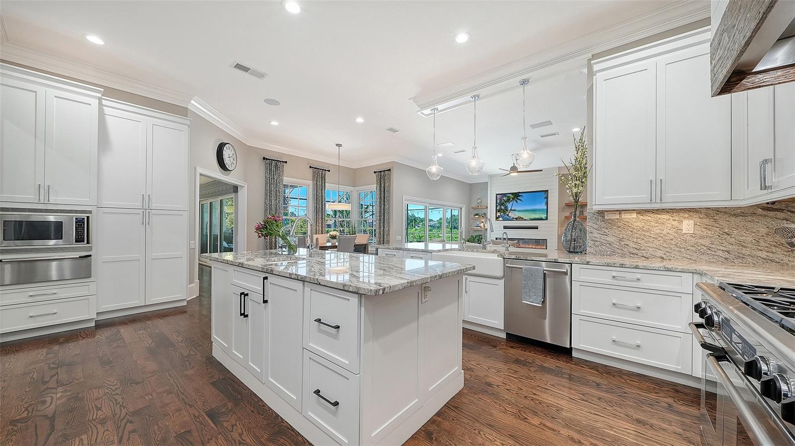 7467 CABBAGE PALM CT