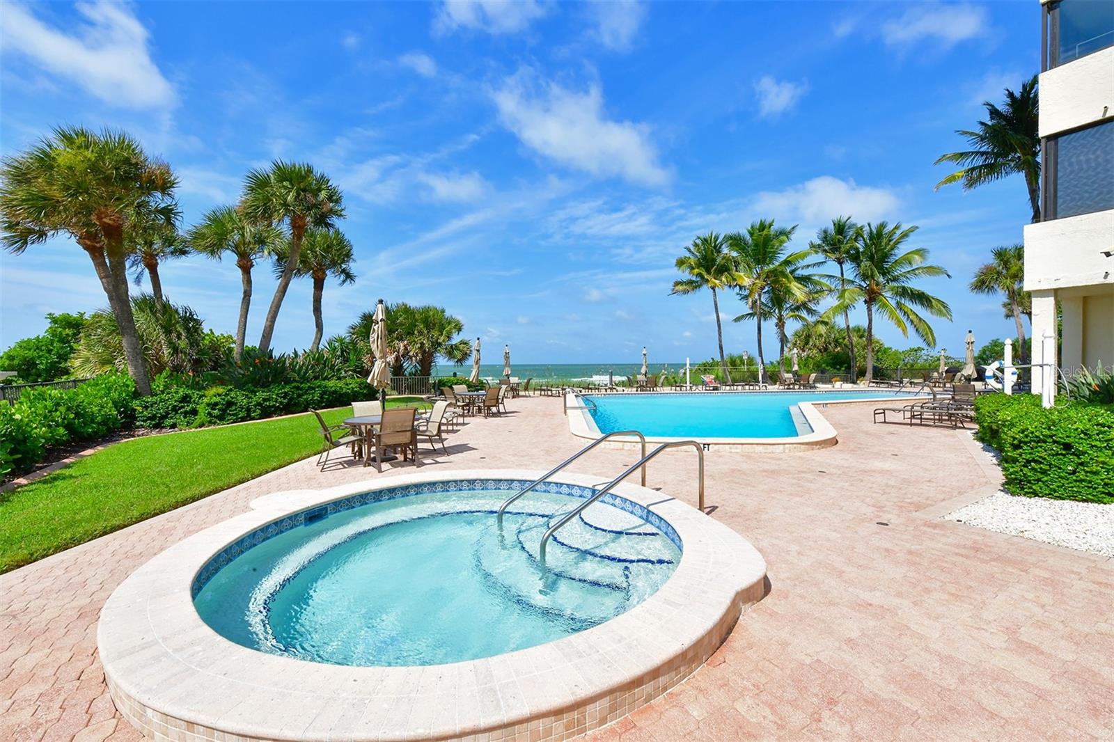 1102 BENJAMIN FRANKLIN DR #810