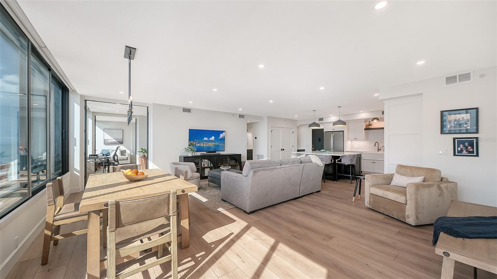 1102 BENJAMIN FRANKLIN DR #810