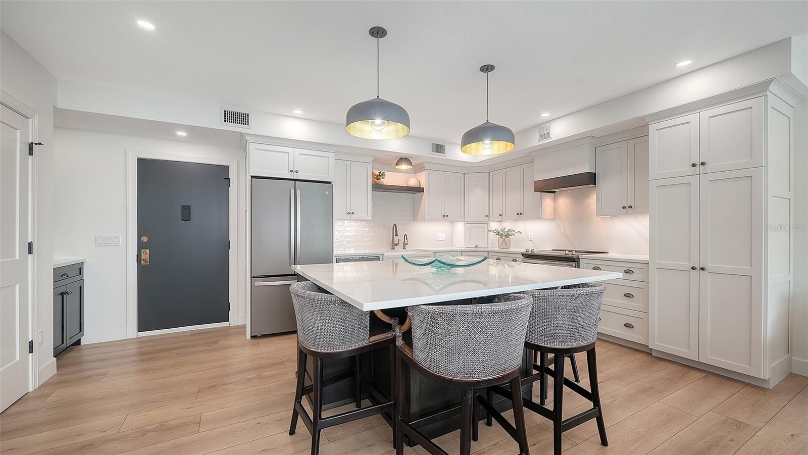 1102 BENJAMIN FRANKLIN DR #810