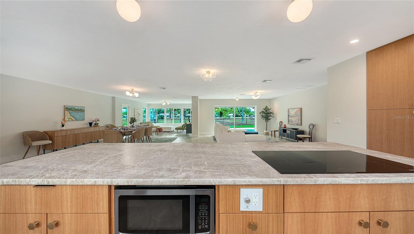 1967 BROOKHAVEN DR