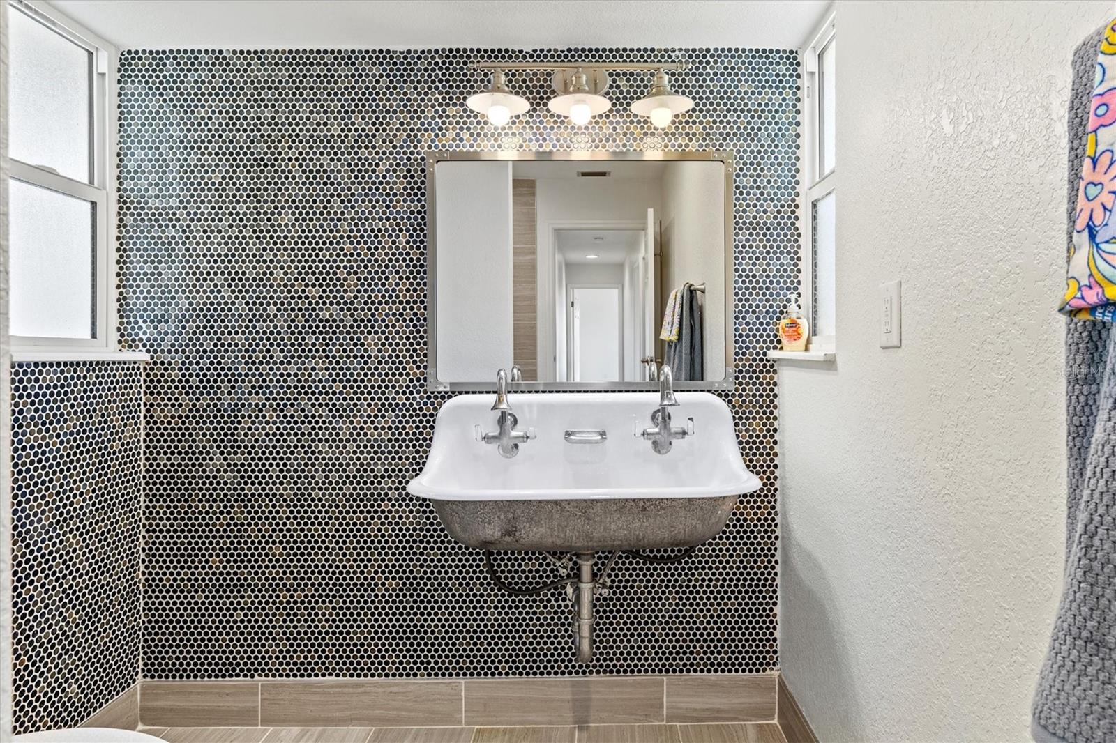 7131 SADDLE CREEK CIR