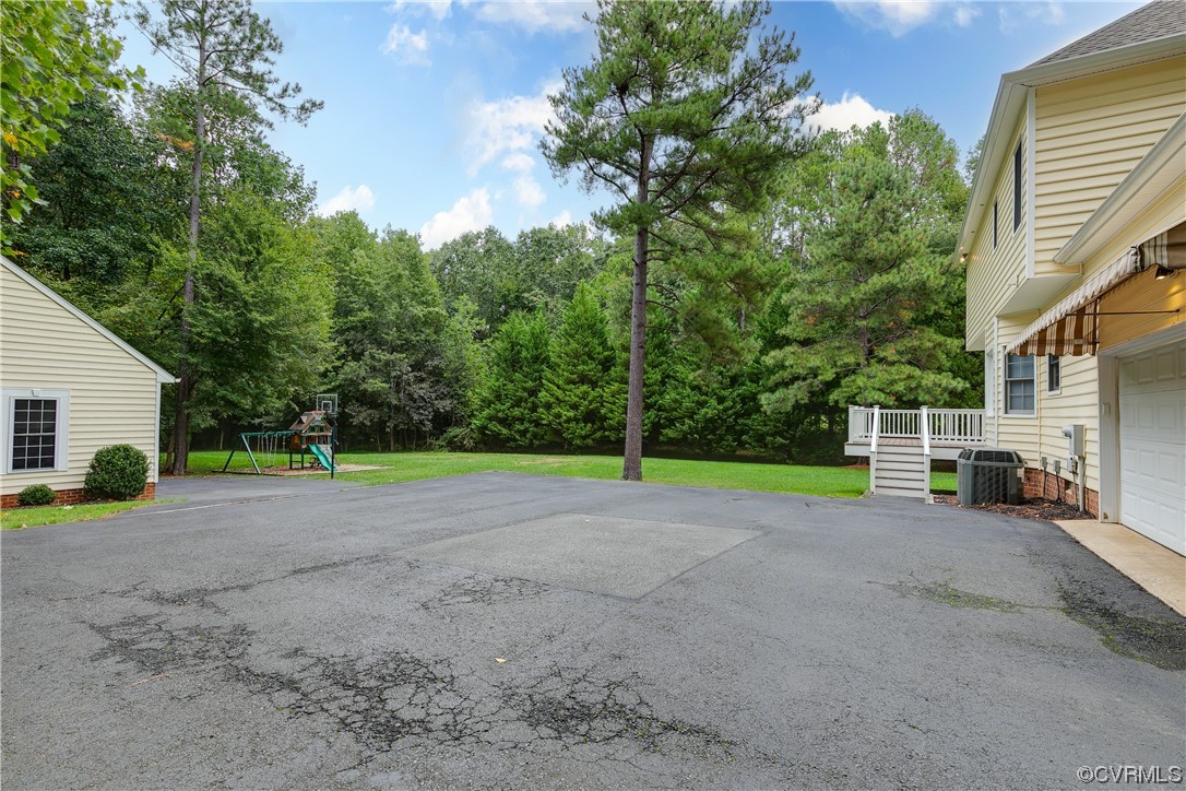 8618 Brechin Ln
