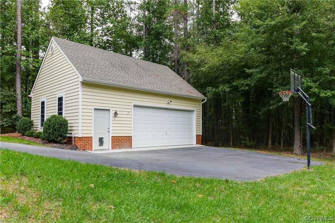 8618 Brechin Ln